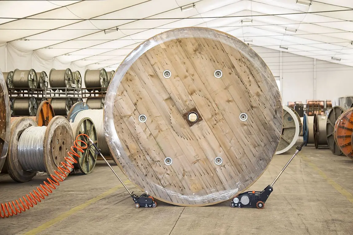 _MG_9472 two reel movers on either side of a reel