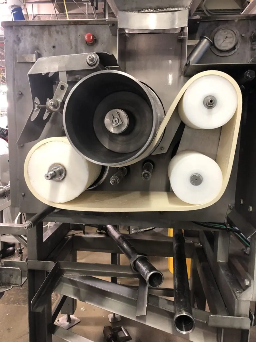 image002 (24) closeup of deboning belts